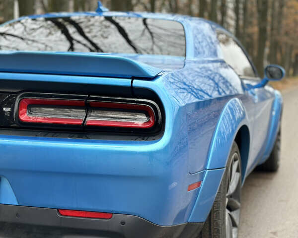 Синий Додж Челенджер, объемом двигателя 6.17 л и пробегом 82 тыс. км за 39999 $, фото 21 на Automoto.ua