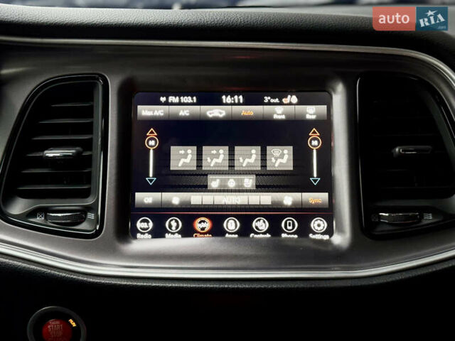 Синій Додж Challenger, об'ємом двигуна 3.6 л та пробігом 29 тис. км за 24500 $, фото 13 на Automoto.ua