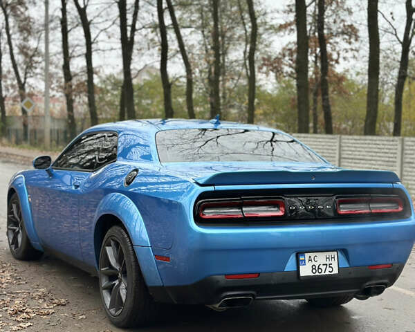 Синий Додж Челенджер, объемом двигателя 6.17 л и пробегом 82 тыс. км за 39999 $, фото 5 на Automoto.ua