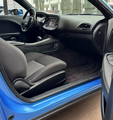 Синий Додж Челенджер, объемом двигателя 6.17 л и пробегом 82 тыс. км за 39999 $, фото 23 на Automoto.ua