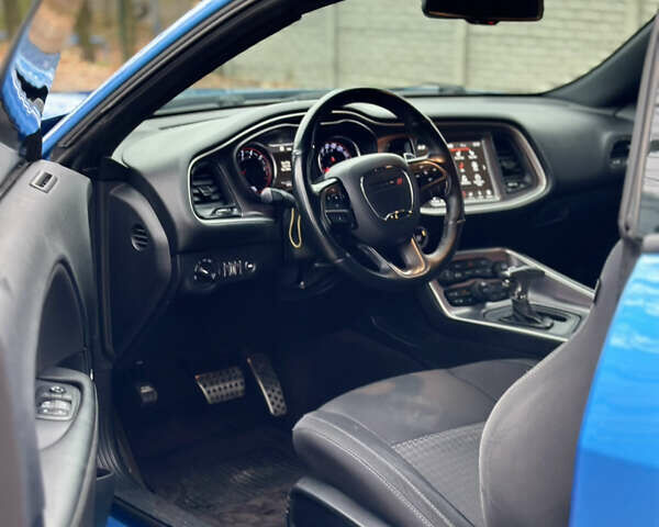 Синий Додж Челенджер, объемом двигателя 6.17 л и пробегом 82 тыс. км за 39999 $, фото 13 на Automoto.ua