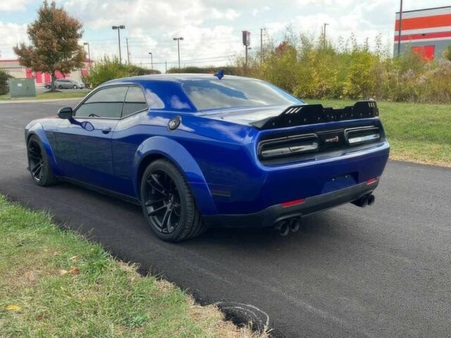 Синий Додж Челенджер, объемом двигателя 6.4 л и пробегом 46 тыс. км за 9900 $, фото 5 на Automoto.ua