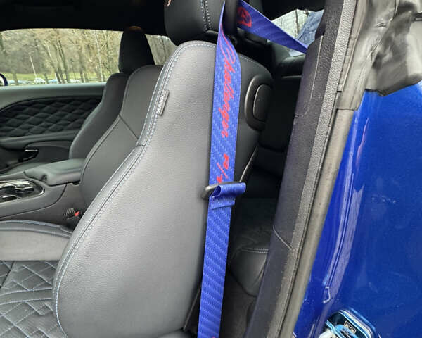 Синій Додж Challenger, об'ємом двигуна 5.65 л та пробігом 22 тис. км за 29999 $, фото 43 на Automoto.ua