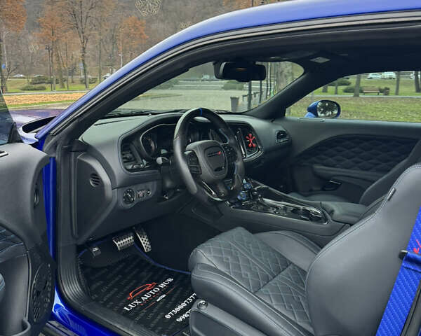 Синій Додж Challenger, об'ємом двигуна 5.65 л та пробігом 22 тис. км за 29999 $, фото 125 на Automoto.ua