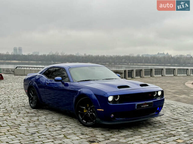 Синій Додж Challenger, об'ємом двигуна 5.65 л та пробігом 22 тис. км за 29999 $, фото 96 на Automoto.ua