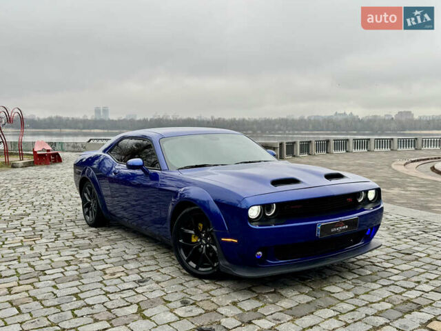 Синій Додж Challenger, об'ємом двигуна 5.65 л та пробігом 22 тис. км за 29999 $, фото 99 на Automoto.ua