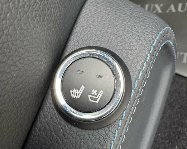 Синій Додж Challenger, об'ємом двигуна 5.65 л та пробігом 22 тис. км за 29999 $, фото 129 на Automoto.ua