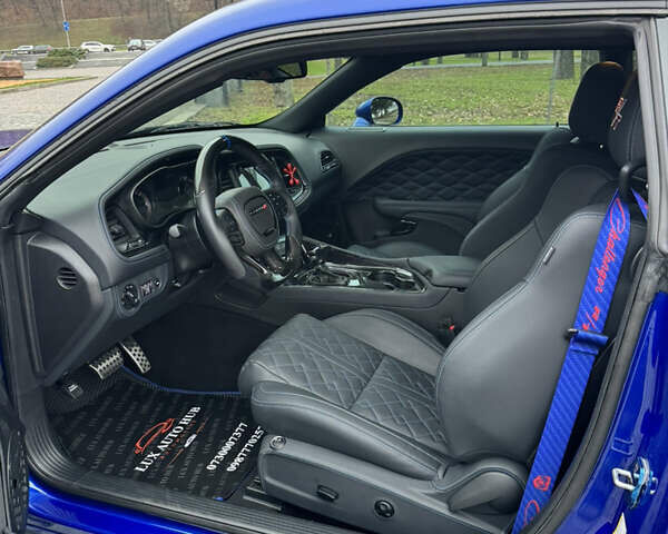 Синій Додж Challenger, об'ємом двигуна 5.65 л та пробігом 22 тис. км за 29999 $, фото 127 на Automoto.ua