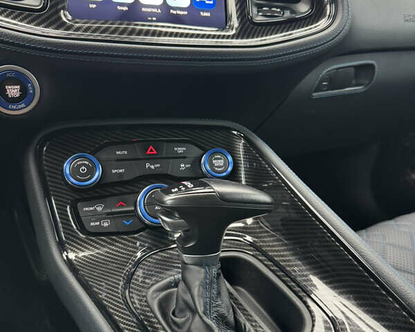 Синій Додж Challenger, об'ємом двигуна 5.65 л та пробігом 22 тис. км за 29999 $, фото 89 на Automoto.ua