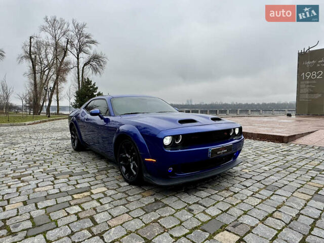 Синій Додж Challenger, об'ємом двигуна 5.65 л та пробігом 22 тис. км за 29999 $, фото 71 на Automoto.ua