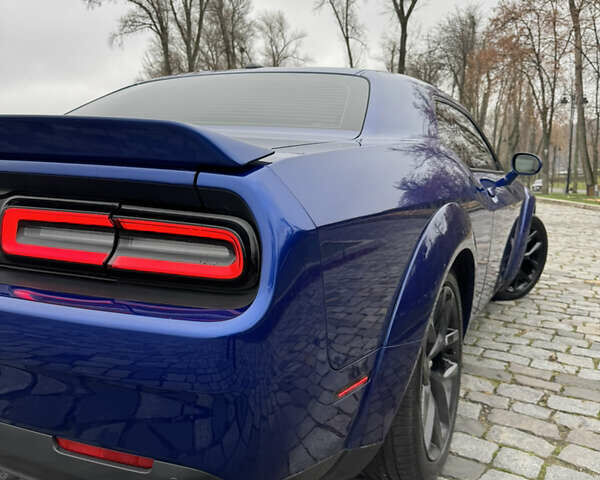 Синій Додж Challenger, об'ємом двигуна 5.65 л та пробігом 22 тис. км за 29999 $, фото 105 на Automoto.ua