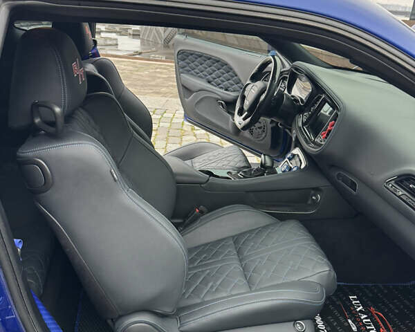 Синій Додж Challenger, об'ємом двигуна 5.65 л та пробігом 22 тис. км за 29999 $, фото 128 на Automoto.ua