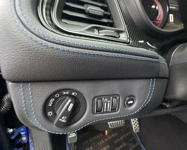 Синій Додж Challenger, об'ємом двигуна 5.65 л та пробігом 22 тис. км за 29999 $, фото 54 на Automoto.ua
