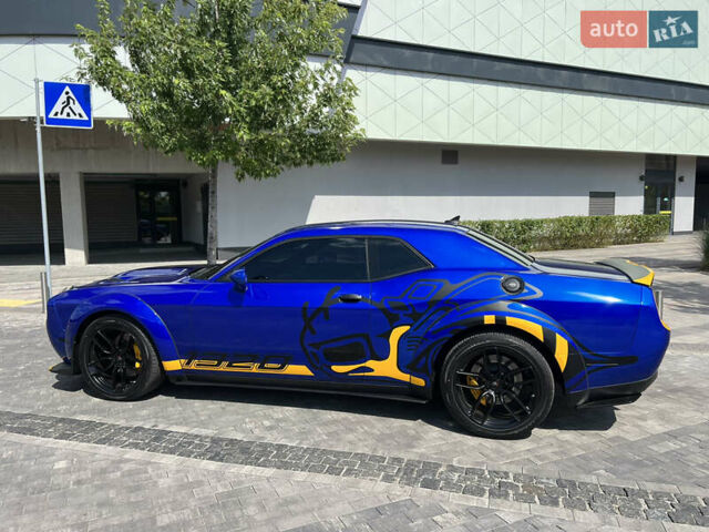 Синий Додж Челенджер, объемом двигателя 6.42 л и пробегом 17 тыс. км за 59500 $, фото 4 на Automoto.ua