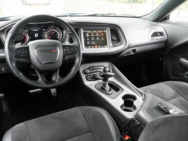 Додж Челенджер 2023 в Львове на Automoto.ua Синий Додж Челенджер, объемом двигателя 6.4 л и пробегом 19 тыс. км за 11200 $, фото 9 на Automoto.ua