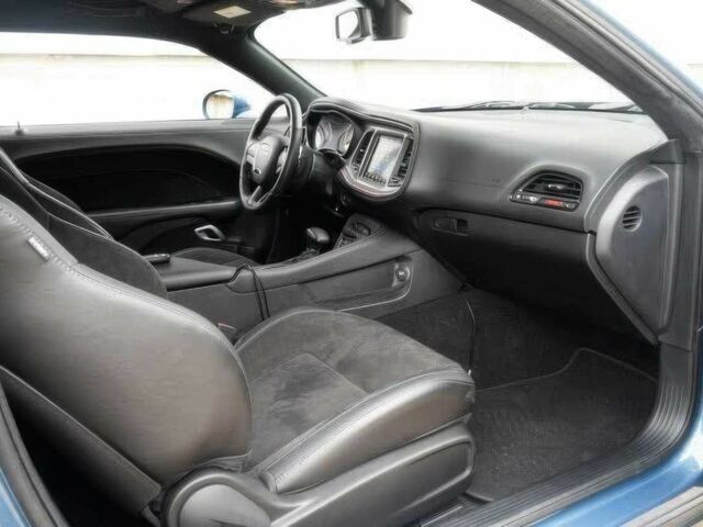 Додж Челенджер 2023 в Львове на Automoto.ua Синий Додж Челенджер, объемом двигателя 6.4 л и пробегом 19 тыс. км за 11200 $, фото 7 на Automoto.ua