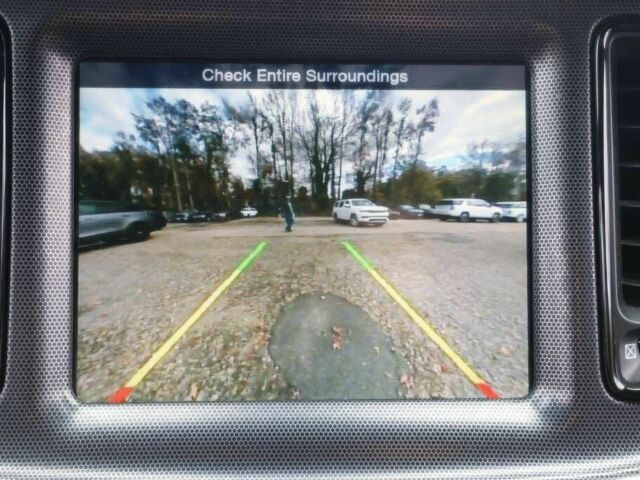 Зеленый Додж Челенджер, объемом двигателя 6.4 л и пробегом 77 тыс. км за 7800 $, фото 10 на Automoto.ua