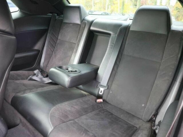 Зеленый Додж Челенджер, объемом двигателя 6.4 л и пробегом 77 тыс. км за 7800 $, фото 12 на Automoto.ua