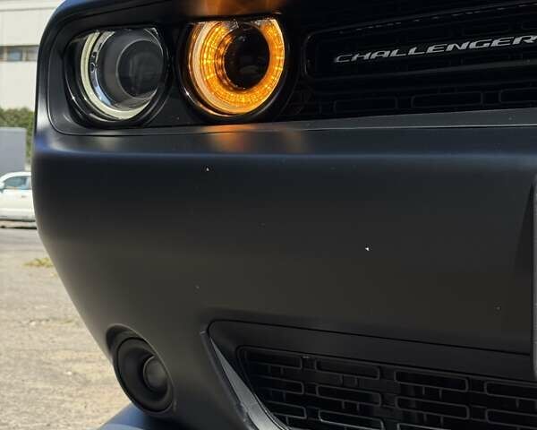 Зелений Додж Challenger, об'ємом двигуна 6.42 л та пробігом 78 тис. км за 33500 $, фото 32 на Automoto.ua