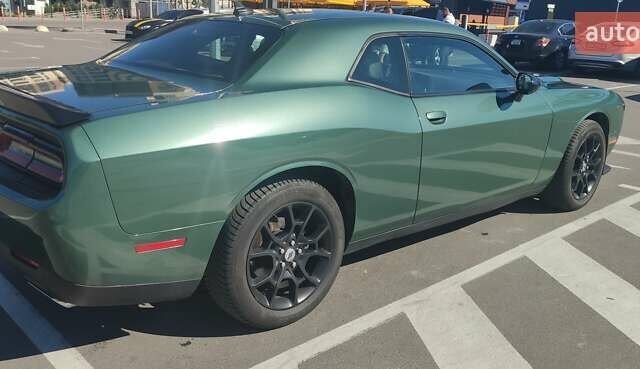 Зелений Додж Challenger, об'ємом двигуна 3.6 л та пробігом 72 тис. км за 18000 $, фото 3 на Automoto.ua