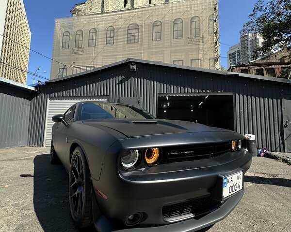 Зелений Додж Challenger, об'ємом двигуна 6.42 л та пробігом 78 тис. км за 33500 $, фото 16 на Automoto.ua