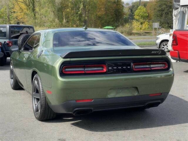 Додж Челенджер 2018 в Львове на Automoto.ua Зеленый Додж Челенджер, объемом двигателя 6.2 л и пробегом 33 тыс. км за 17000 $, фото 4 на Automoto.ua