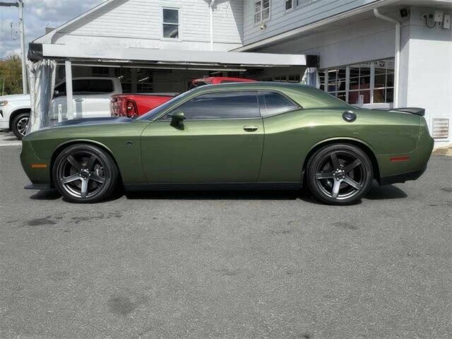 Додж Челенджер 2018 в Львове на Automoto.ua Зеленый Додж Челенджер, объемом двигателя 6.2 л и пробегом 33 тыс. км за 17000 $, фото 5 на Automoto.ua