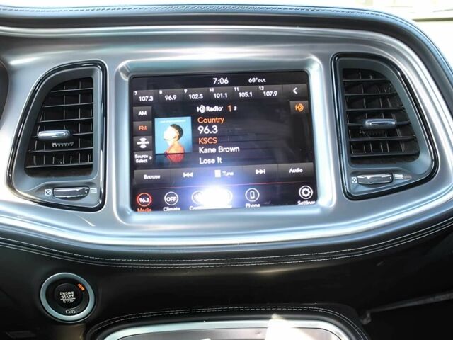 Зеленый Додж Челенджер, объемом двигателя 3.6 л и пробегом 25 тыс. км за 9900 $, фото 10 на Automoto.ua