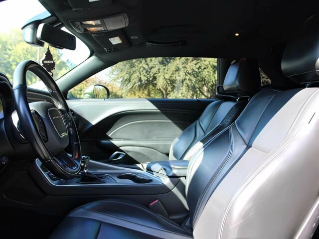 Зеленый Додж Челенджер, объемом двигателя 3.6 л и пробегом 25 тыс. км за 9900 $, фото 7 на Automoto.ua