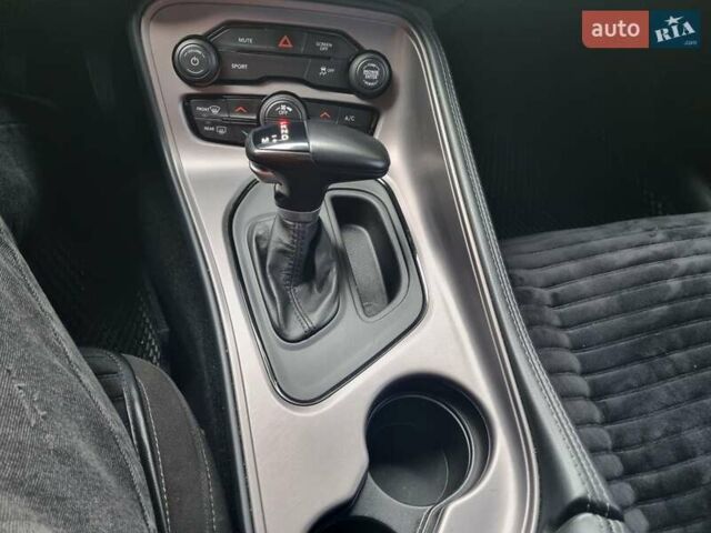 Зеленый Додж Челенджер, объемом двигателя 3.61 л и пробегом 27 тыс. км за 29950 $, фото 11 на Automoto.ua