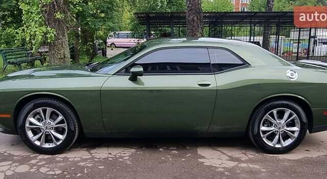 Зеленый Додж Челенджер, объемом двигателя 3.61 л и пробегом 27 тыс. км за 29950 $, фото 3 на Automoto.ua