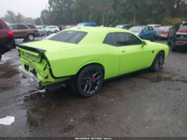 Зелений Додж Challenger, об'ємом двигуна 3.6 л та пробігом 33 тис. км за 9000 $, фото 3 на Automoto.ua