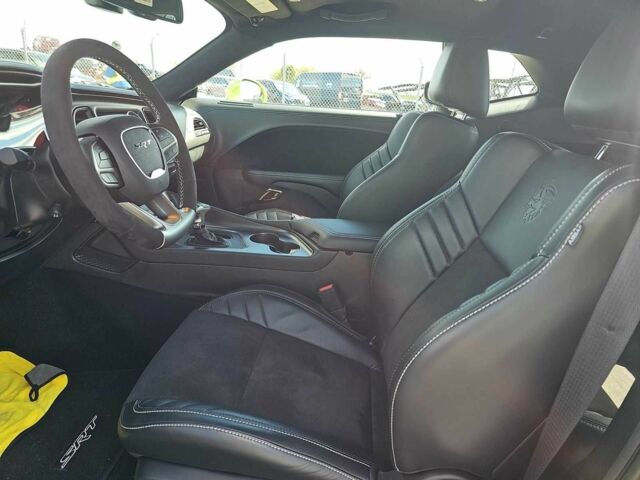 Зеленый Додж Челенджер, объемом двигателя 6.2 л и пробегом 2 тыс. км за 13200 $, фото 5 на Automoto.ua