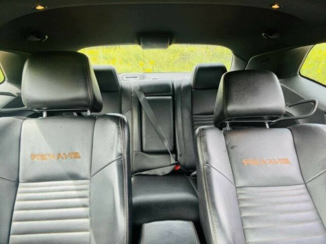 Оранжевый Додж Челенджер, объемом двигателя 5.7 л и пробегом 88 тыс. км за 4100 $, фото 9 на Automoto.ua