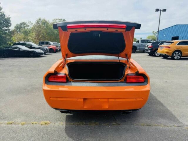 Оранжевый Додж Челенджер, объемом двигателя 5.7 л и пробегом 88 тыс. км за 4100 $, фото 14 на Automoto.ua