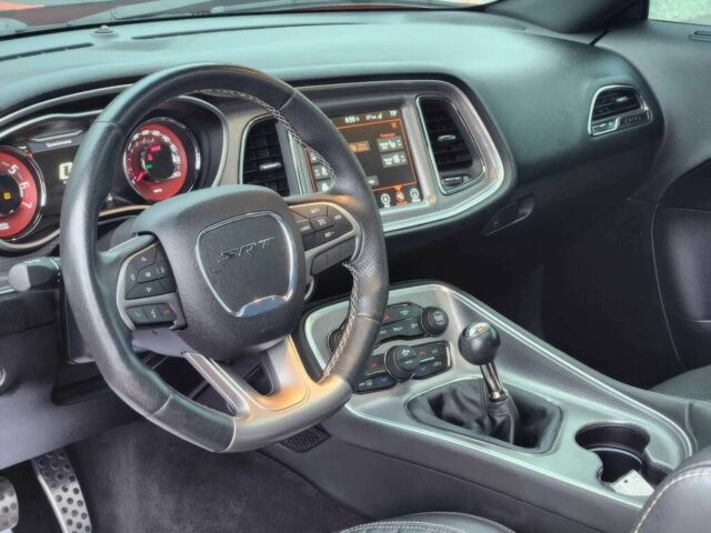 Помаранчевий Додж Challenger, об'ємом двигуна 6.2 л та пробігом 67 тис. км за 5000 $, фото 7 на Automoto.ua