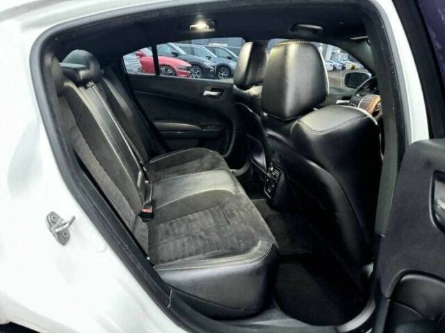 Белый Додж Чарджер, объемом двигателя 3.6 л и пробегом 43 тыс. км за 5200 $, фото 15 на Automoto.ua