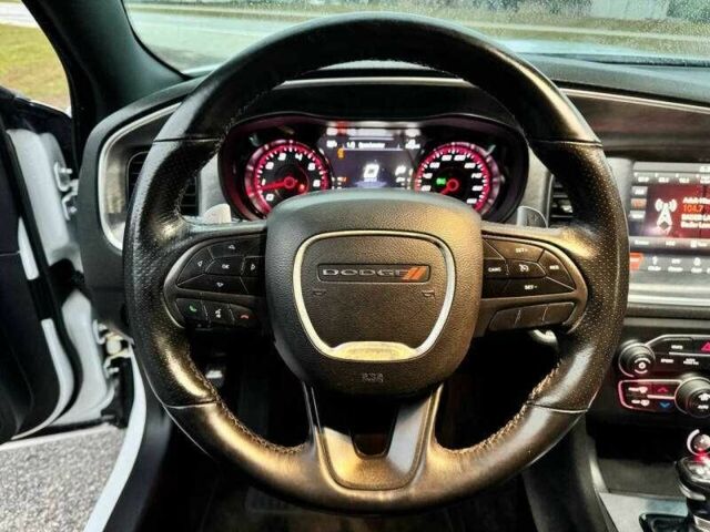 Белый Додж Чарджер, объемом двигателя 3.6 л и пробегом 43 тыс. км за 5200 $, фото 9 на Automoto.ua