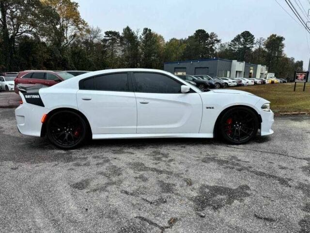 Белый Додж Чарджер, объемом двигателя 3.6 л и пробегом 43 тыс. км за 5200 $, фото 1 на Automoto.ua