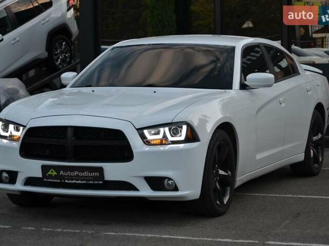Білий Додж Charger, об'ємом двигуна 3.6 л та пробігом 95 тис. км за 14700 $, фото 14 на Automoto.ua