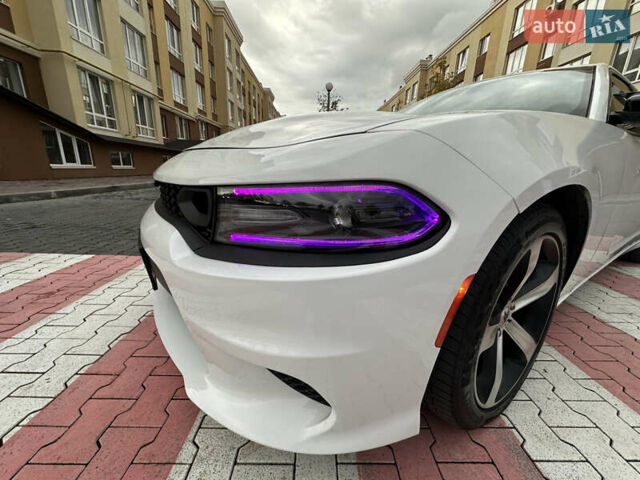 Білий Додж Charger, об'ємом двигуна 3.6 л та пробігом 185 тис. км за 17600 $, фото 41 на Automoto.ua