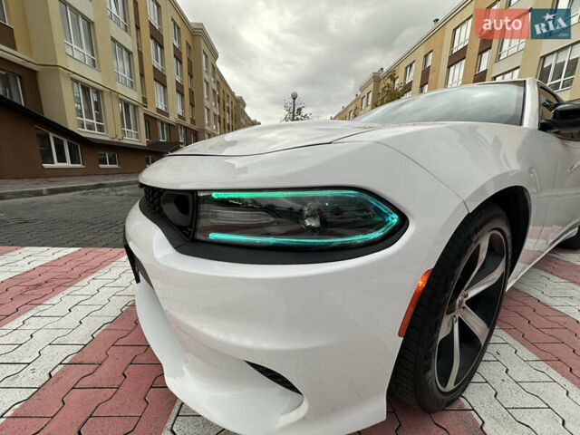 Білий Додж Charger, об'ємом двигуна 3.6 л та пробігом 185 тис. км за 17600 $, фото 39 на Automoto.ua