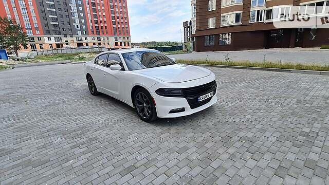 Білий Додж Charger, об'ємом двигуна 3.6 л та пробігом 183 тис. км за 15000 $, фото 6 на Automoto.ua