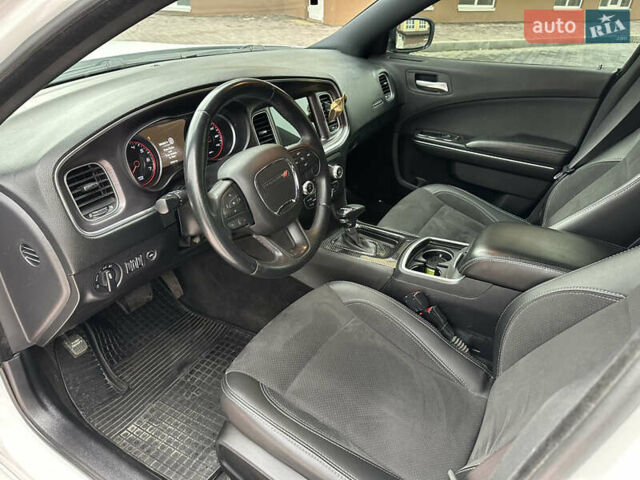 Білий Додж Charger, об'ємом двигуна 3.6 л та пробігом 185 тис. км за 17600 $, фото 25 на Automoto.ua