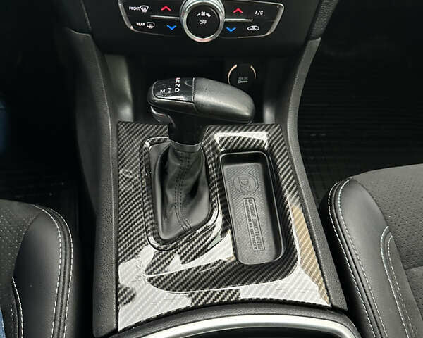 Белый Додж Чарджер, объемом двигателя 3.6 л и пробегом 185 тыс. км за 16800 $, фото 47 на Automoto.ua