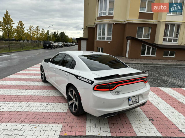 Білий Додж Charger, об'ємом двигуна 3.6 л та пробігом 185 тис. км за 17600 $, фото 18 на Automoto.ua