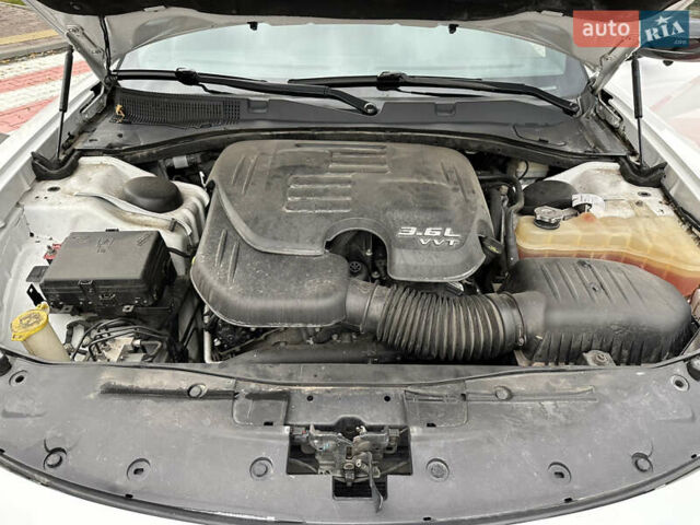 Білий Додж Charger, об'ємом двигуна 3.6 л та пробігом 185 тис. км за 17600 $, фото 36 на Automoto.ua