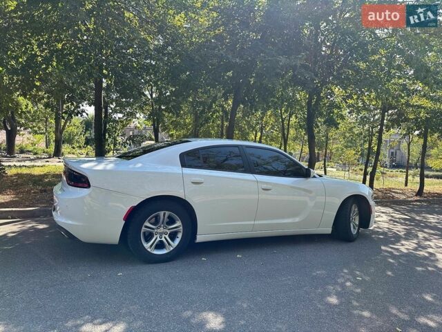 Білий Додж Charger, об'ємом двигуна 3.6 л та пробігом 182 тис. км за 9940 $, фото 5 на Automoto.ua