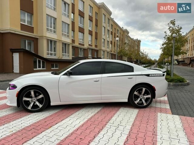 Білий Додж Charger, об'ємом двигуна 3.6 л та пробігом 186 тис. км за 15999 $, фото 7 на Automoto.ua