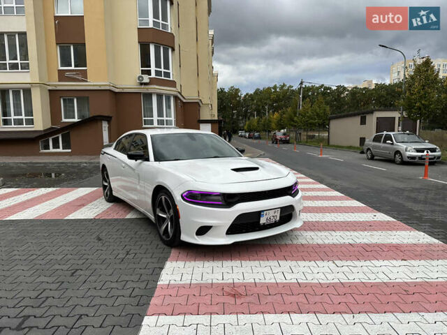 Білий Додж Charger, об'ємом двигуна 3.6 л та пробігом 185 тис. км за 17600 $, фото 13 на Automoto.ua